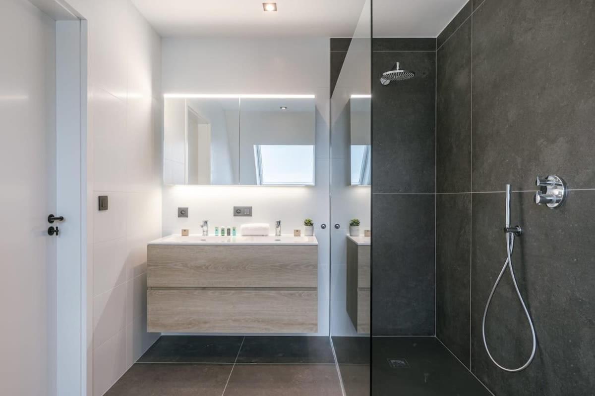 Huswell - Luxurious Apartment With Parking Бернем Экстерьер фото