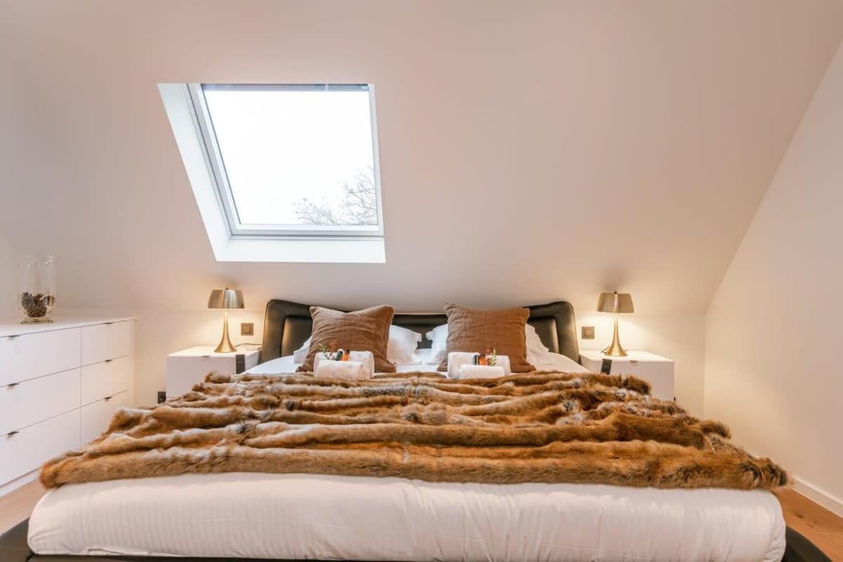 Huswell - Luxurious Apartment With Parking Бернем Экстерьер фото