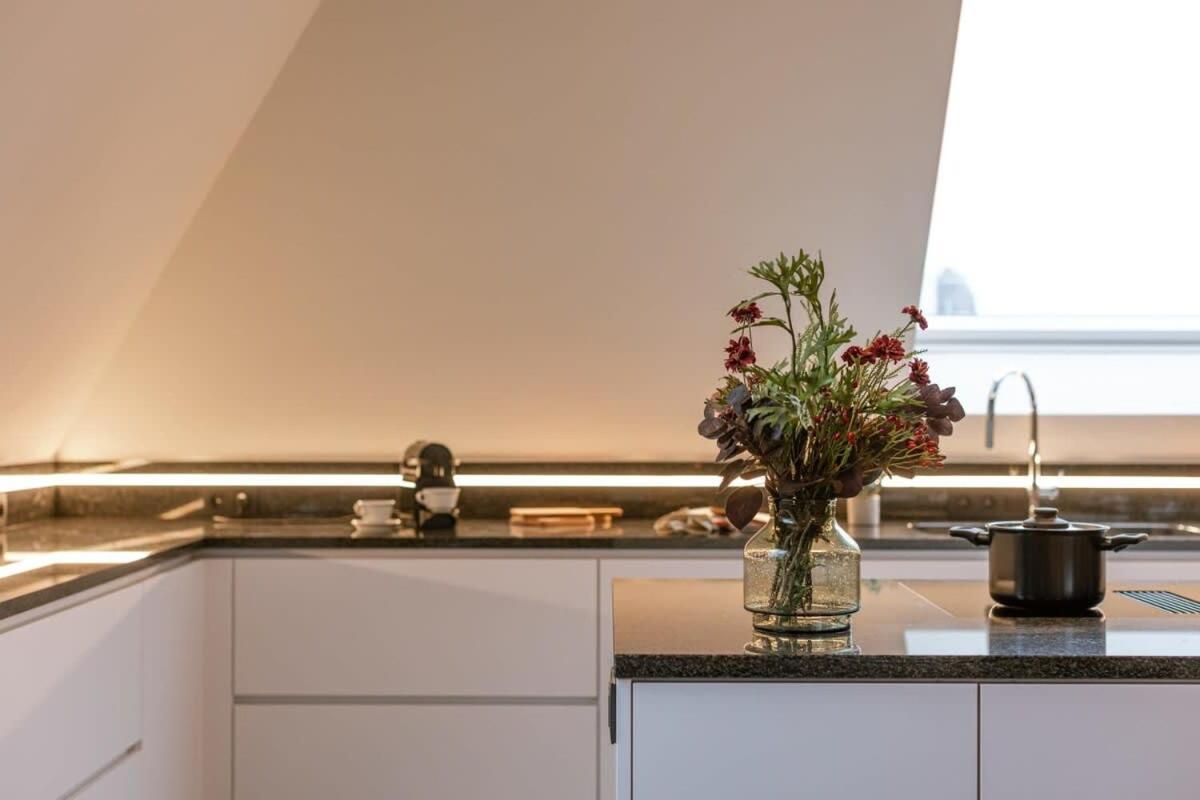 Huswell - Luxurious Apartment With Parking Бернем Экстерьер фото