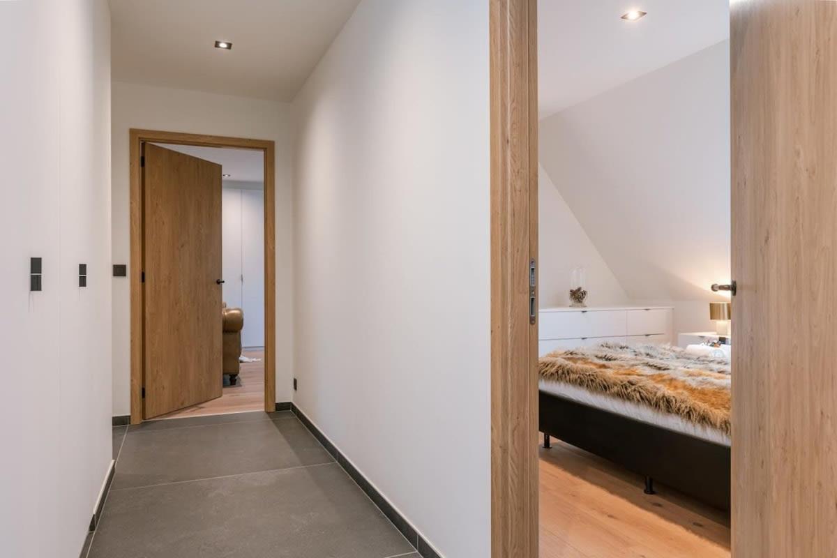 Huswell - Luxurious Apartment With Parking Бернем Экстерьер фото